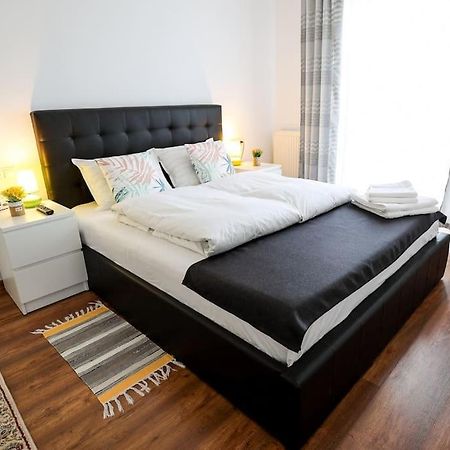 Modern Condo With Parking, Sibiu Exterior photo